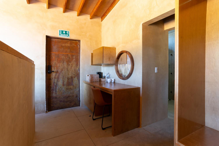 Others 5, Paraje Hotel de Campo, Ensenada