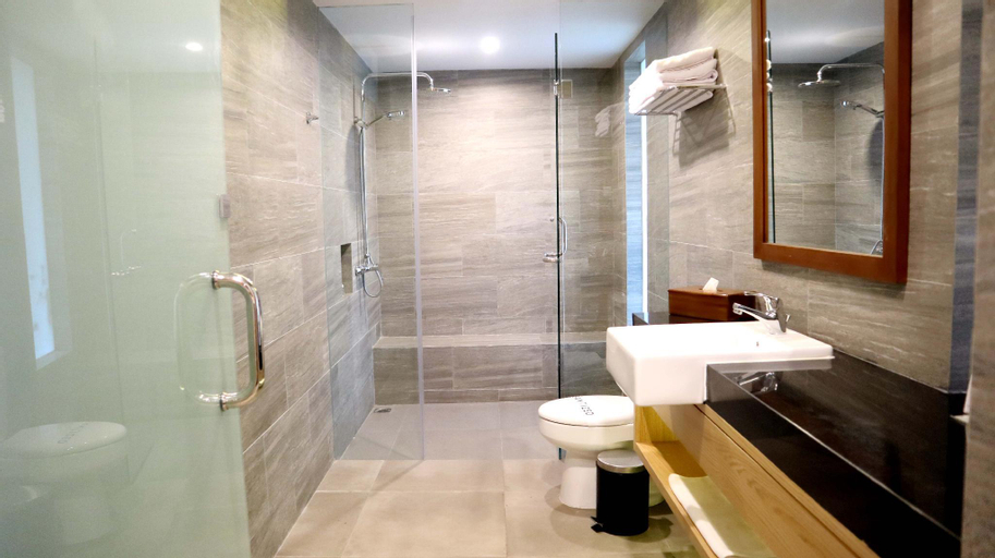 Bathroom 7