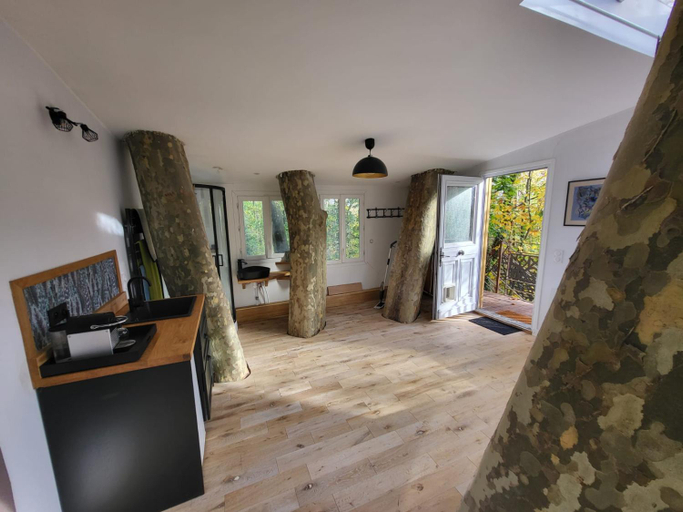 Others 4, La maison dans l'arbre, Yonne