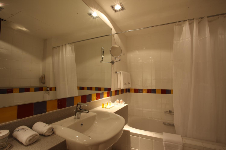 Bathroom 4, L'Arabia Hotel Apartments, Abu Dhabi City