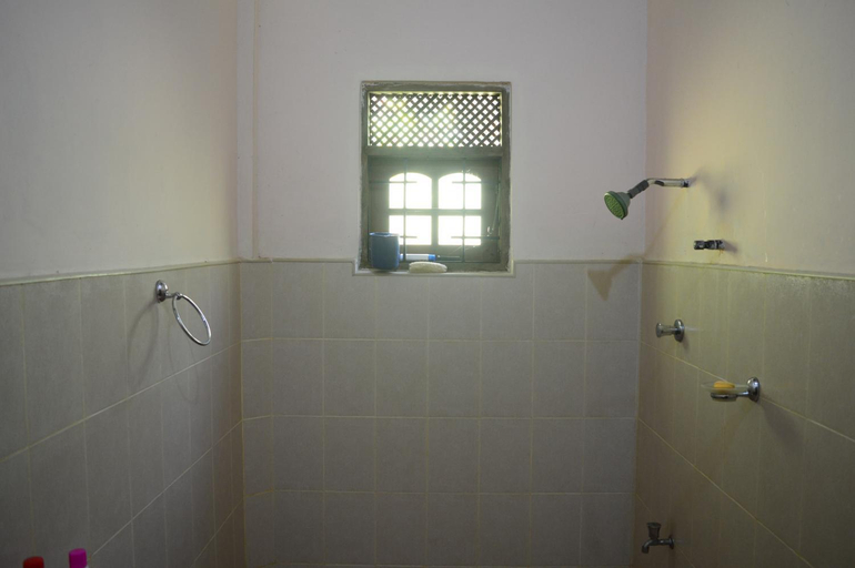Bathroom 3, Laxapana Wilderness Homestay, Ambagamuwa