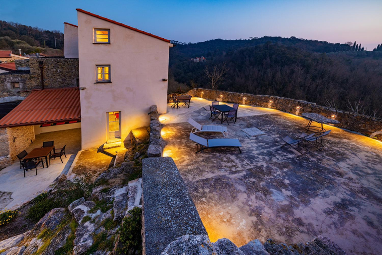 Exterior & Views 1, Casa Vacanze Arma delle Manie, Savona