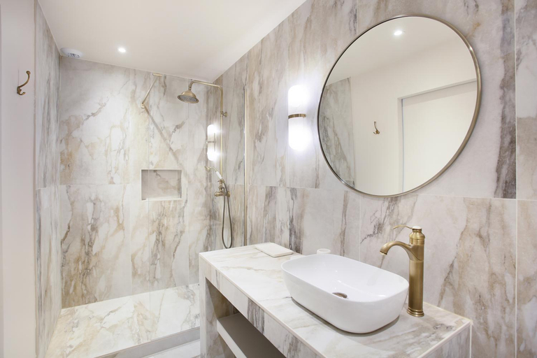 Others 4, Residence in the center of Paris by Studio prestige, Paris