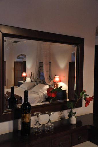 Others 3, Pietra Suite, Peloponnese
