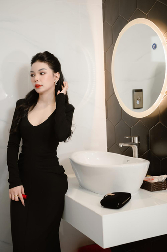 Bathroom 7