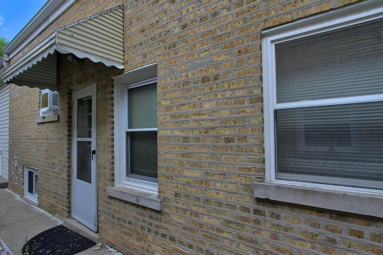 Exterior 2