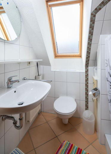 Bathroom 5, Dream on the Dike 2 Comfortable Vacation Home, Aurich
