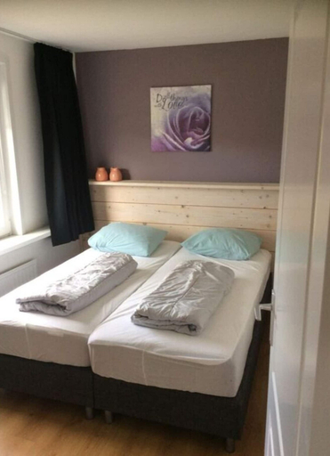 Bedroom 4, Lovely Apartment in Julianadorp, Den Helder