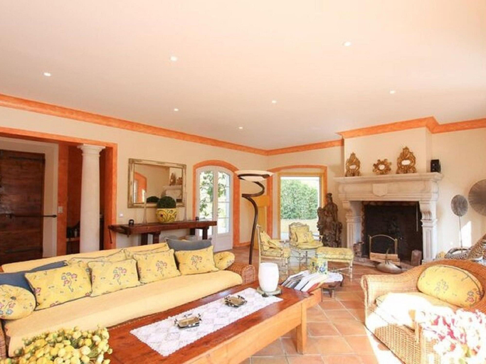 Living room, Vibrant Holiday Home With Private Pool, Var