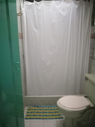 Bathroom 2, Cafe Inn Casa Hotel, Circasia