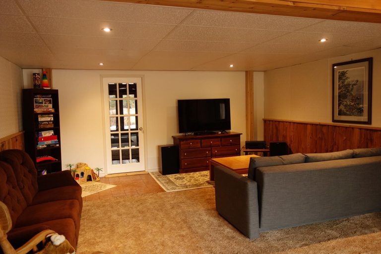 Others 5, The Nest in the Forest Bed and Breakfast (Hot tub and Sauna), Peterborough