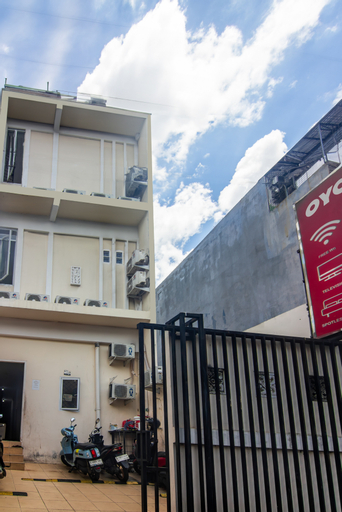Exterior & Views 2, OYO 93720 3D Residence, West Jakarta