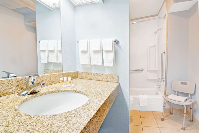 Bathroom 3, Days Inn by Wyndham KU Lawrence, Douglas