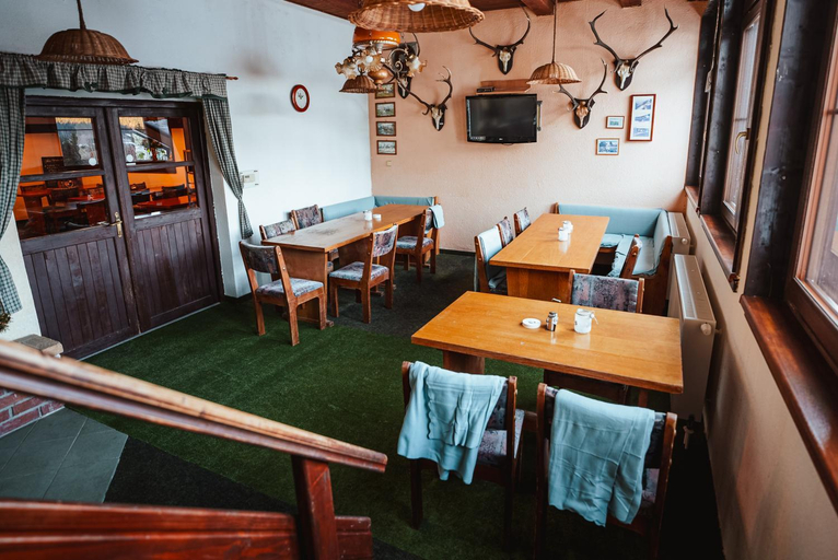 Food & Drinks 4, Myslivna Harrachov, Semily