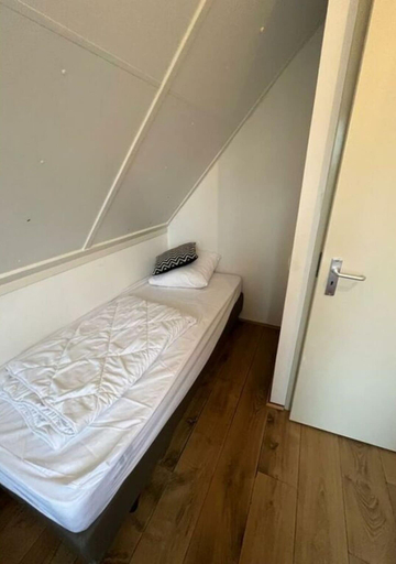Room 2, Buitenplaats 109 Comfortable Holiday Residence, Zijpe