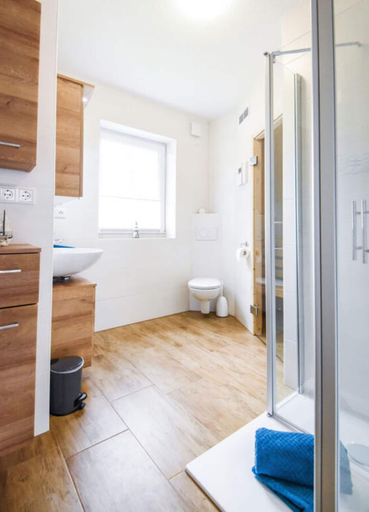 Bathroom 3, Holiday Home Maja am See, Aurich