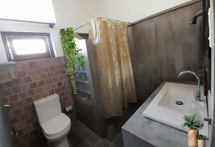 Bathroom 3, Galle Large Serviced Villa Near Beaches & Fort, Galle Four Gravets