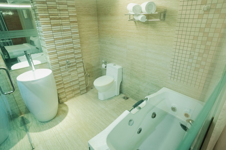 Bathroom 5, Royal Residence Dhaka, Dhaka