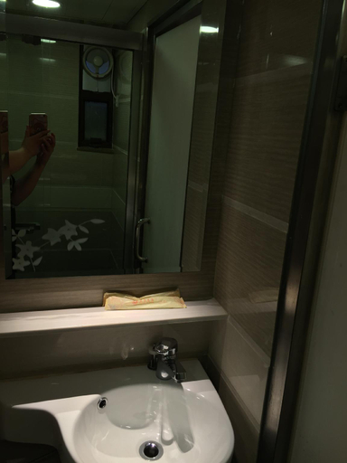 Bathroom 18