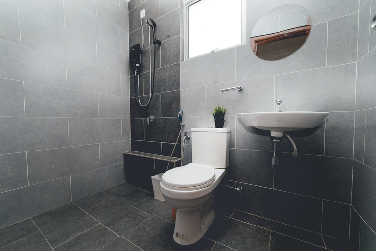 Bathroom 7