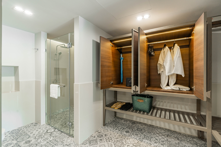Bathroom 4