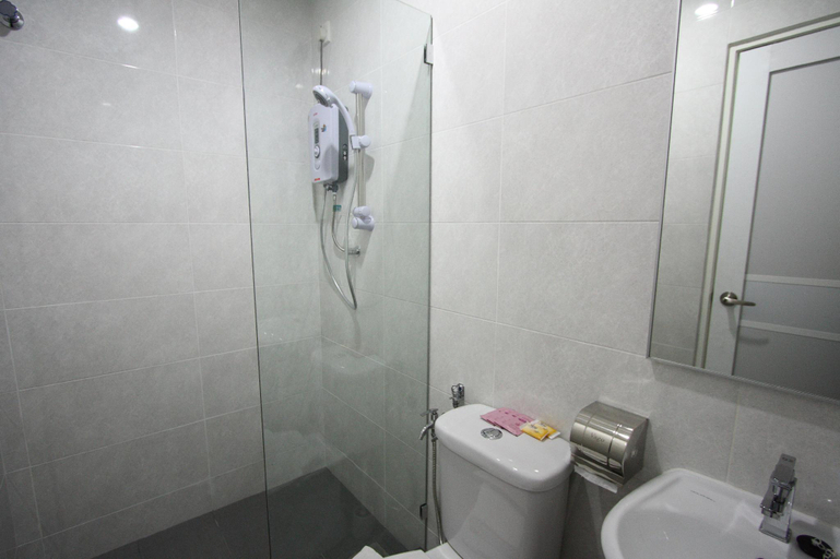 Bathroom 4