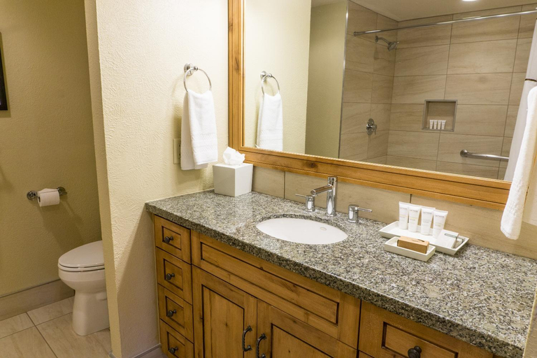 Bathroom 3, Newly updated in Canyons Village Next to Slopes Save 20% on 7 Nights!, Summit