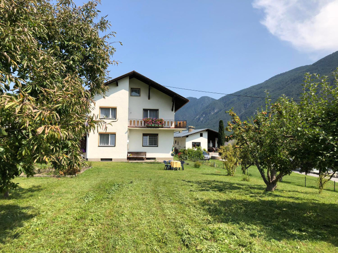 Others 2, Haus Hermine, Imst