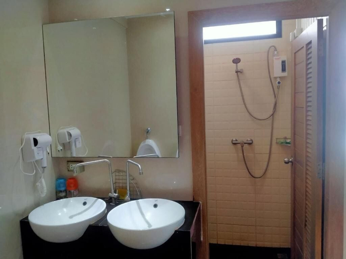 Bathroom 4