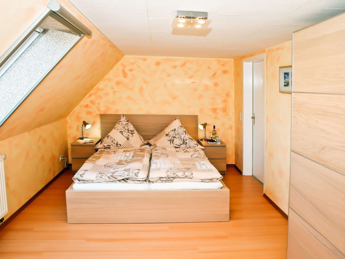 Bedroom 3, Stylish Stay in Kagsdorf, Rostock