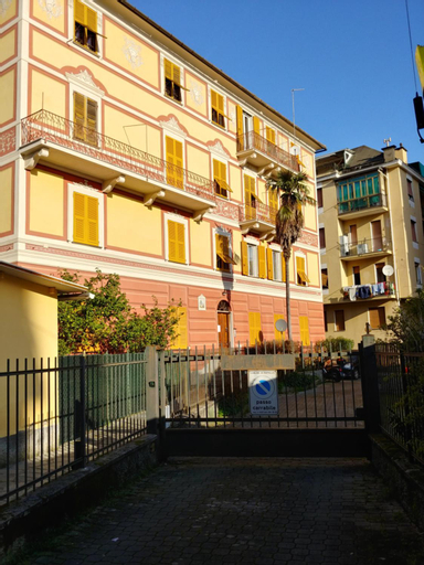 CASA DIPINTA, Genova