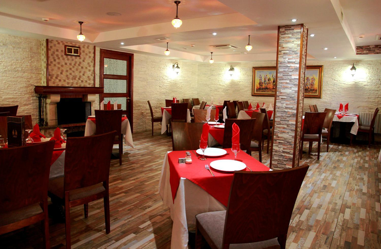Food & Drinks 3, L'empreinte D'ifrane, Ifrane