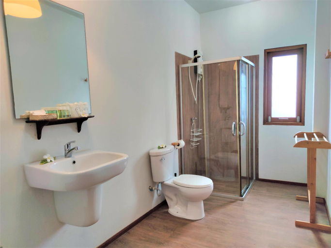 Bathroom 15