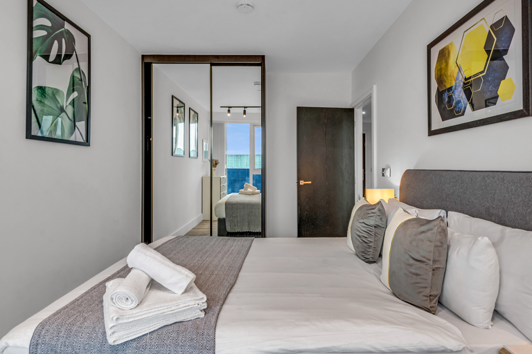 Bedroom 5, Modern Serviced Apartments North Acton, London