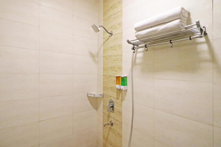 Bathroom 4, HOTEL MAYDA PRIME Near Delhi Airport, Delhi