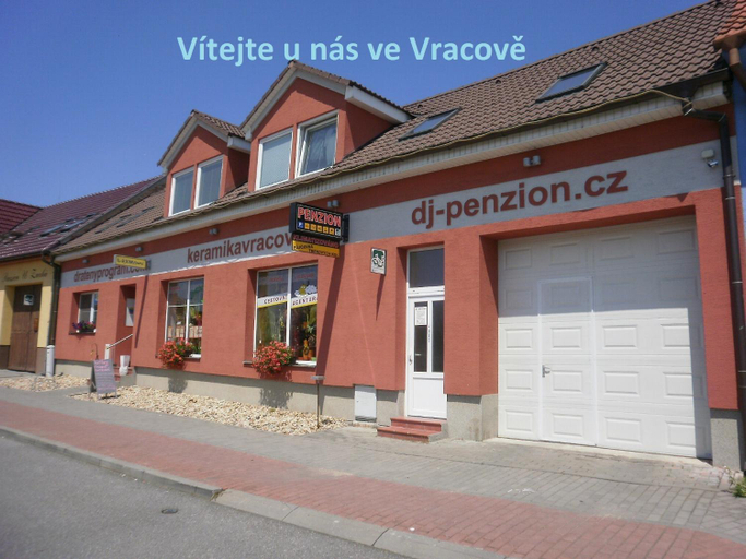 3, Dj-penzion, Hodonín