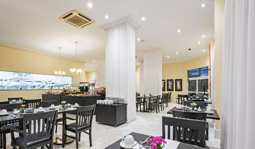 Food & Drinks 2, Manhattan On Floor, Curitiba