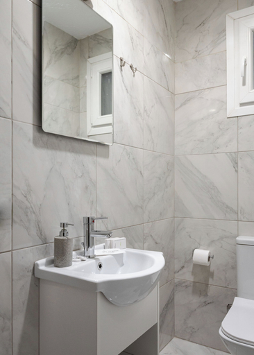 Bathroom 2, Akadimias Kolonaki Comfort Apartment, Attica