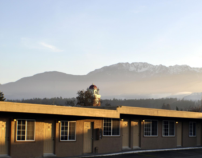 Exterior & Views 1, Uptown Inn, Clallam