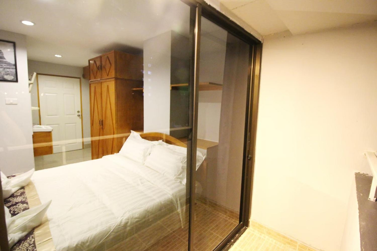 Bedroom 3, L Hotel, Prawet