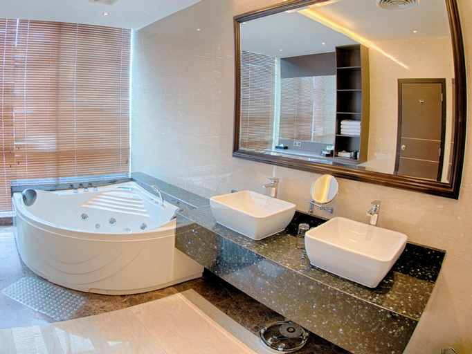 Bathroom 9
