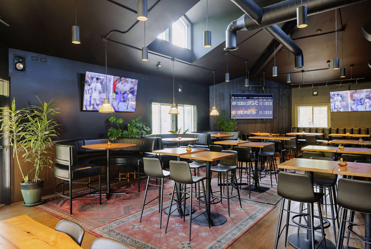 Food & Drinks 5, Balcomo, a Ramada by Wyndham, Okanagan-Similkameen