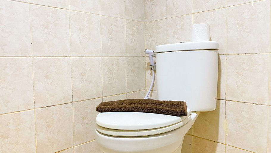 Bathroom 3, Strategic And Nice 1Br At Boutique Kemayoran Apartment, Jakarta Pusat