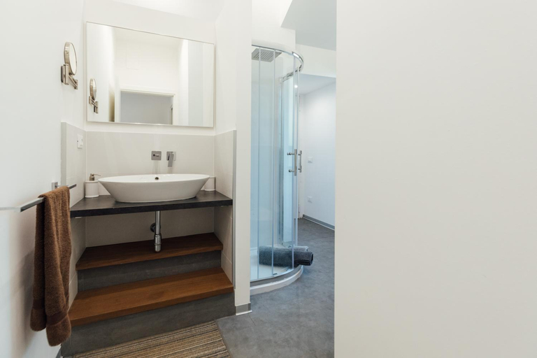 Bathroom 3, Appartamento in Villa Palme, vista e accesso mare, Palermo
