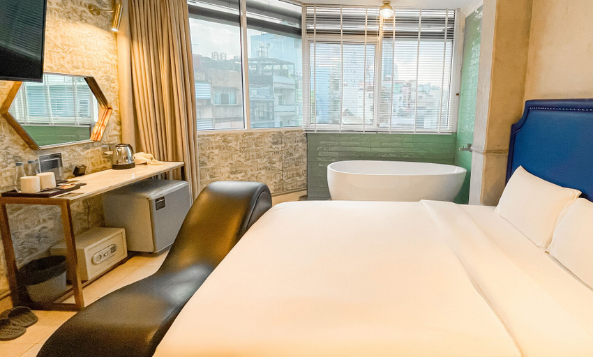 Bedroom 2, A IN HOTEL DEL LUNA, District 1