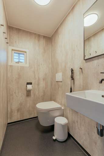 Bathroom 4, Cozy Downtown Studio Apartment, Tórshavn