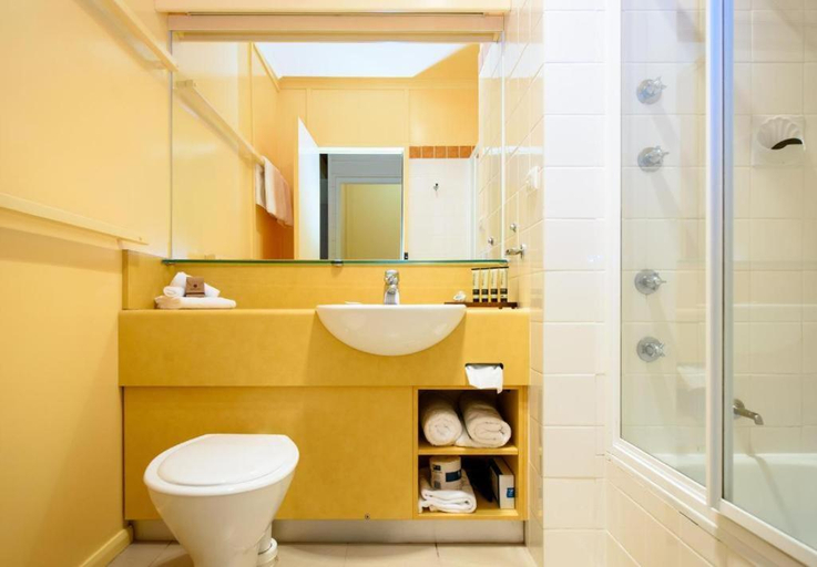 Bathroom 3, Strahan Village, West Coast