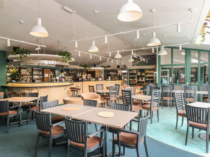 Food & Drinks 5, Manuka, Cornwall