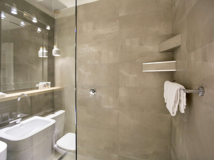 Bathroom 5, Mercure Launceston, Launceston - Pt B