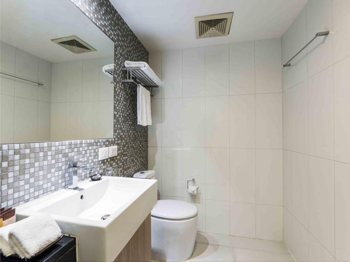 Bathroom 8